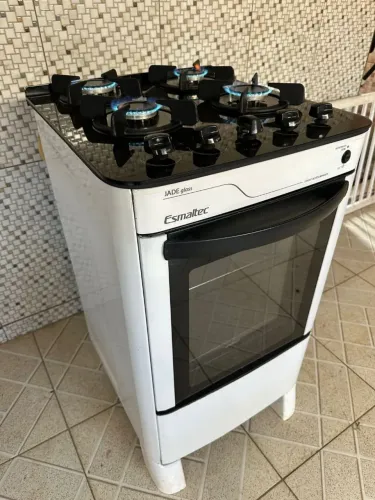Vendo fogão 4 bocas Esmaltec