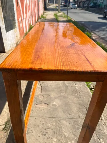 Mesa multiuso de madeira