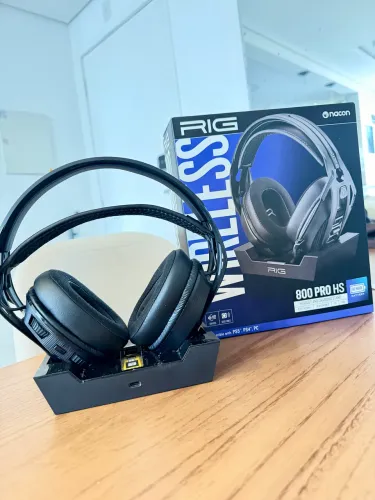 Headset Gamer Nacon RIG 800 PRO HS Wireless + Base | PS5, PS4 e PC