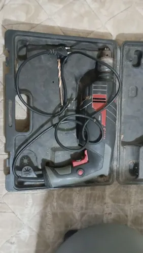 Vendo furadeira pouco usada