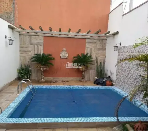 Casa à venda no Condomínio Moradas Uberaba, bairro Recreio dos Bandeirantes em Uberaba