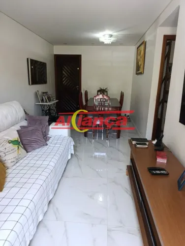 APARTAMENTO 2 DORMITÓRIOS, AMPLO REFORMADO NA AVENIDA SALGADO FILHO, PRÓXIMO AO CARREFOUR