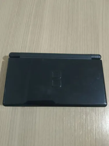 Nintendo DS com defeito na tela de cima e botão de ligar modificado