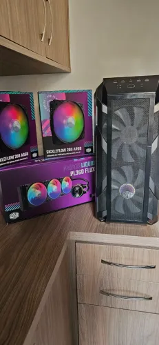 Gabinete Cooler Master H500M