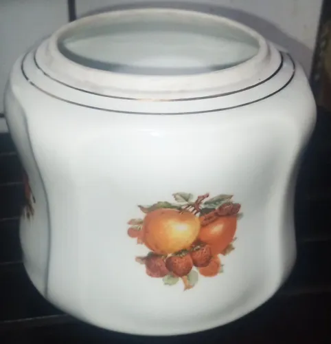 Biscoietera em porcelana antiga