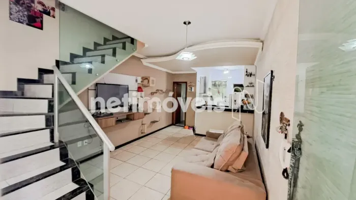 CASA GEMINADA DUPLEX À VENDA 2 QUARTOS