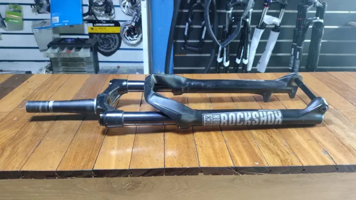 Suspensão rock shox recon ,boost, direção conica
