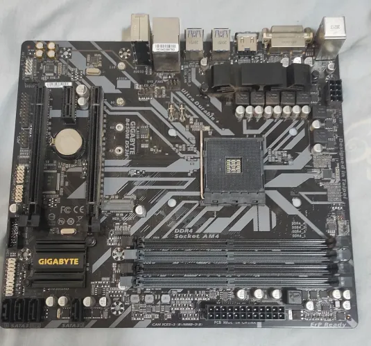 Placa mãe b450m Gigabyte