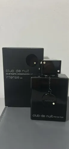 Club de nuit intense man