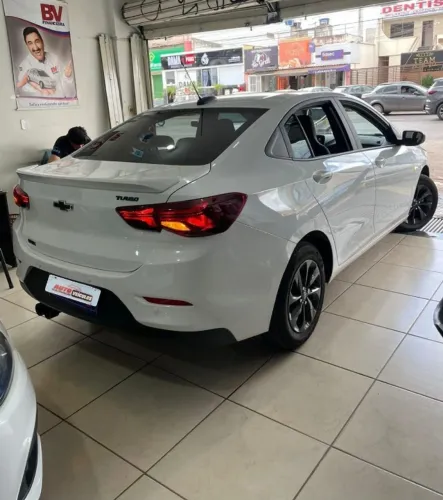 Carro onix turbo Sportivo 