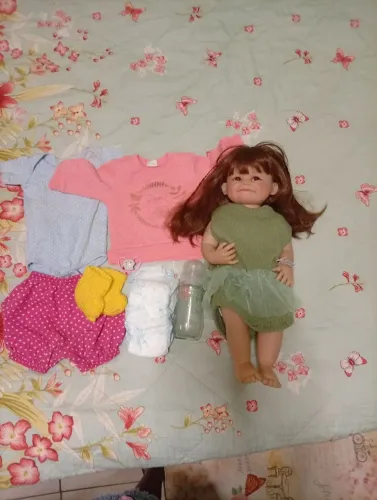 Vendo bebê reborn barata
