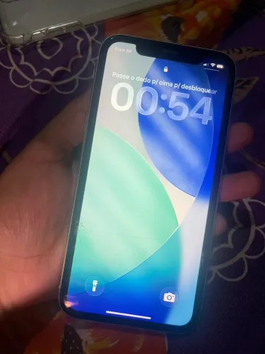 Vendo iphone 11 seminovo , sem marcas de uso , perfeito estado