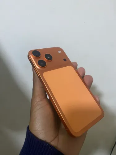 iPhone XR na carcaça do 17 PRO