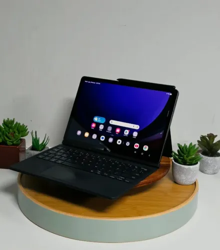Galaxy Tab S9 Wi-Fi Seminovo, Completo Capa teclado + Pencil + Carregador, 12/256GB
