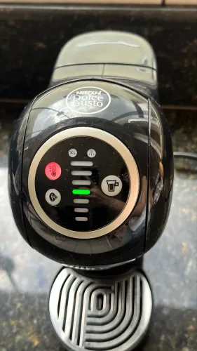 Cafeteira Nescafé Dolce Gusto Arno Genio S Plus Dgs2 Preta Cor Preto