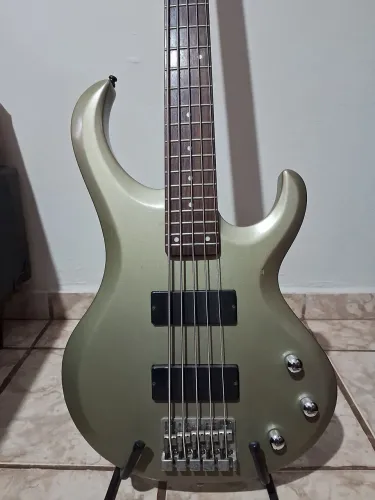 Baixo Ibanez BTB 205