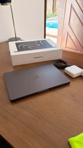 MacBook Pro M3 Max 36GB/1T