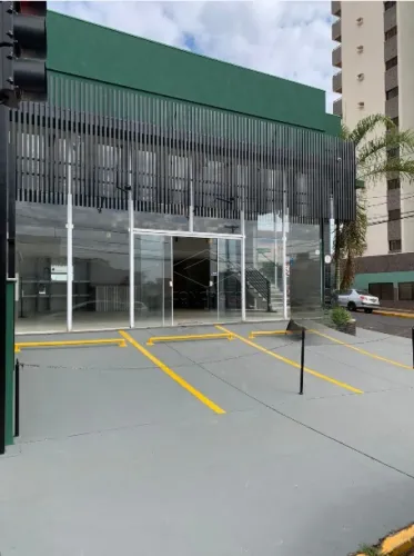 EXCELENTE IMÓVEL COMERCIAL EM LOCALIZAÇÃO PRIVILEGIADA