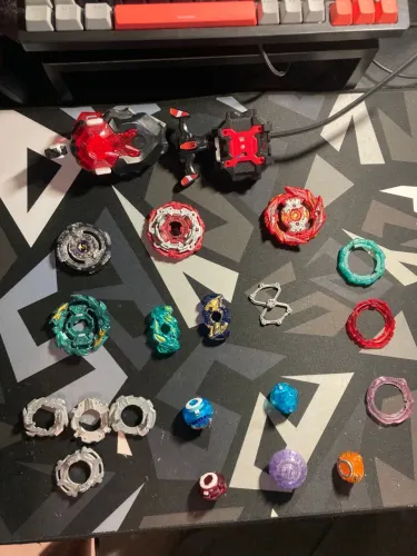 Beyblade peças variadas