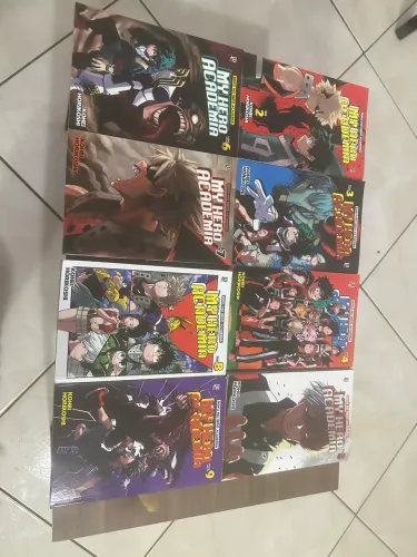 Mangás My Hero Academia vários volumes - ótimo estado