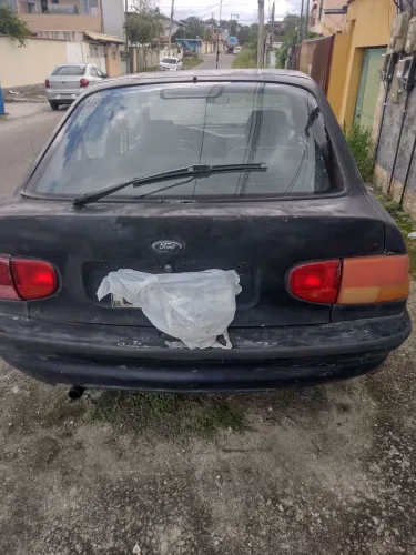 Ford Escort GL 1.8i 16V 4P 2000