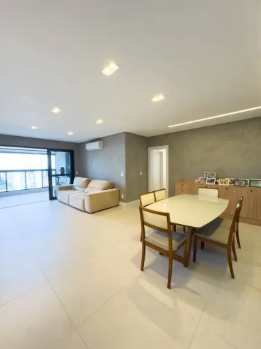 VENDE-SE APARTAMENTO EDIFÍCIO VOX - PLAENGE
