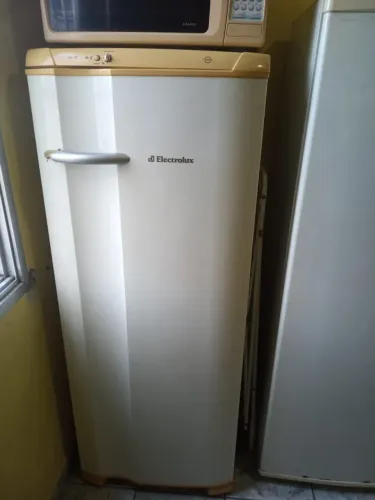 Troco geladeira 110 wts por outra de 220 wts