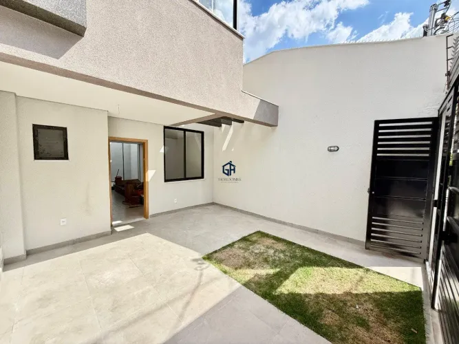 CASA DE ALTO PADRÃO - ITAPOÃ