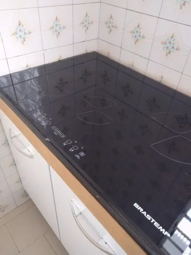 Cooktop de Indução Brastemp BDJ77 + Movél para ele