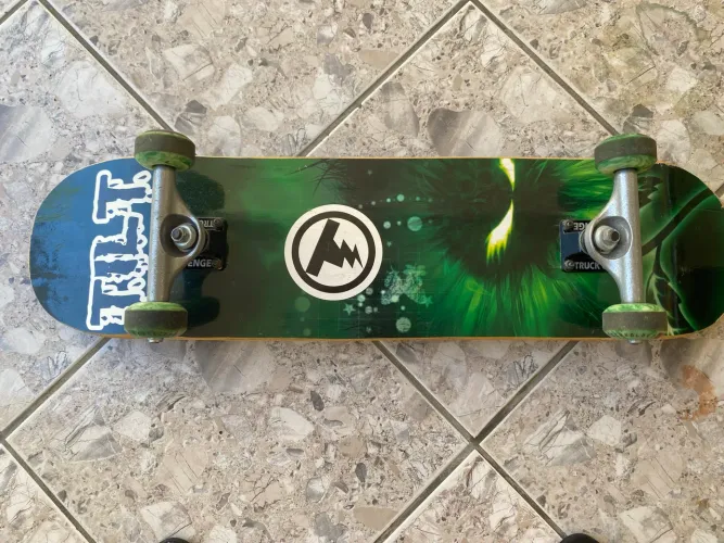 Skate Montado Completo - Trucks Revenge + Rodas Cisco 54mm