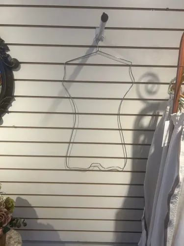 Cabides de inox para maiôs ou vestidos 