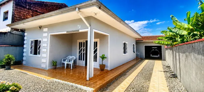 Vendo casa em Joinville ou troco por casa na praia de são Francisco do sul ou barra do sul