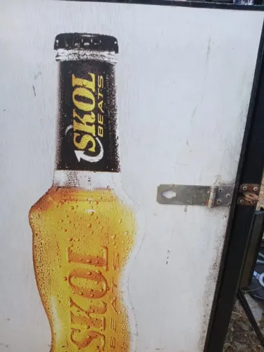 Frigobar expositor vertical (tipo cervejeira) Troco Por Celular