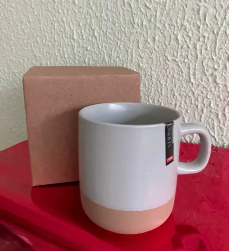 Caneca de Cerâmica da Virano Collection