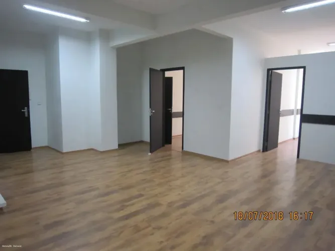 Conjunto Comercial para Locação em São Paulo, República, 2 banheiros
