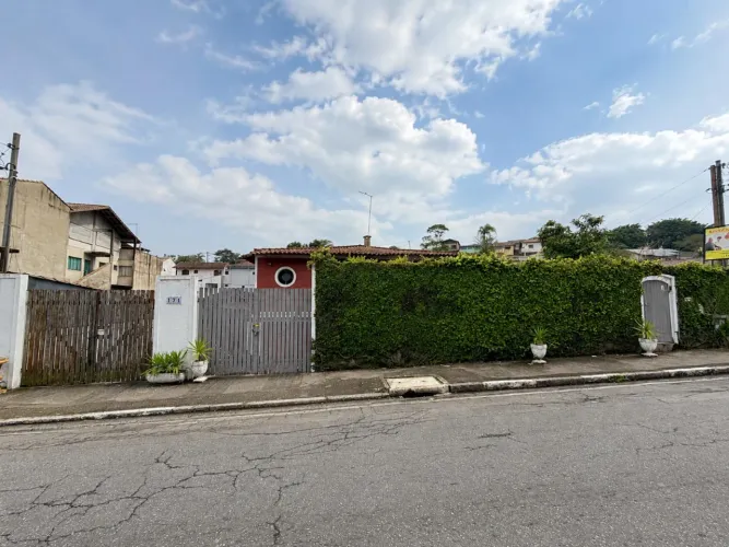 Casa comercial para venda em Suíssa, 470m²