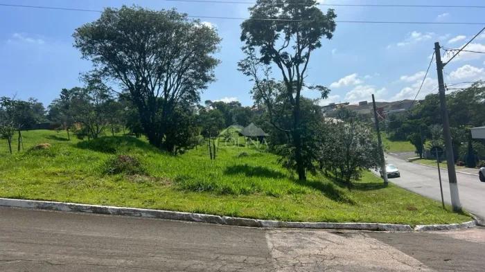 Terreno a venda no Condomínio Portal da Colina em Jundiaí.