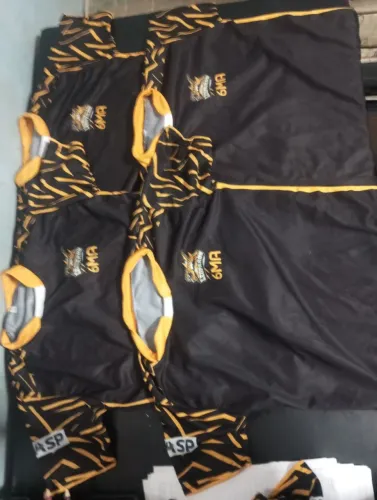 Vendo kit de 5 camisetas infantil tamanho 14 de malha poliéster 14