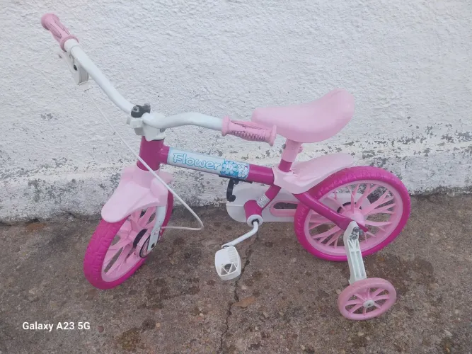 Vendo bicicleta infantil menina