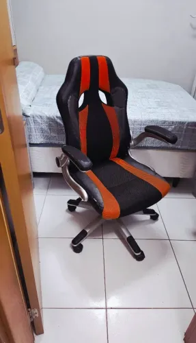 Cadeira Gamer Rivatti usada