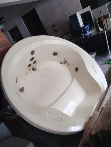Banheira jacuzzi  com motor 