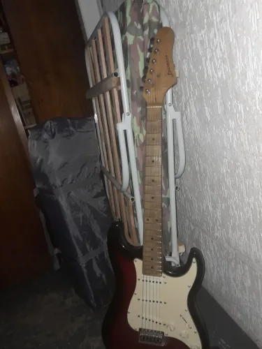 Guitarra stratocaster