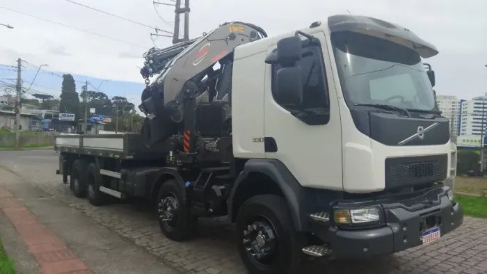 Volvo VM 330, 6X4R, com munck 0KM