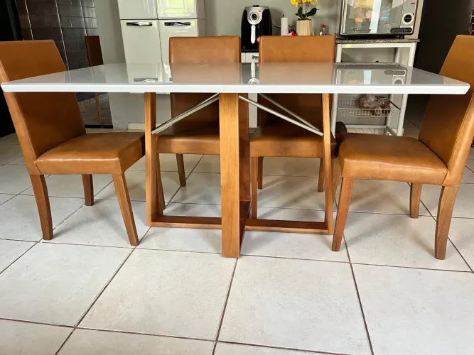 Mesa real de madeira maciça