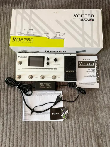 Pedaleira Mooer GE250 sem trocas