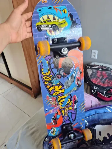 Vendo Um skate Pouquíssimo usado