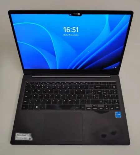 Notebook Samsung Galaxy Book2 - 512GB SSD / 8GB RAM / Tela 15.6" Full HD + Carregador