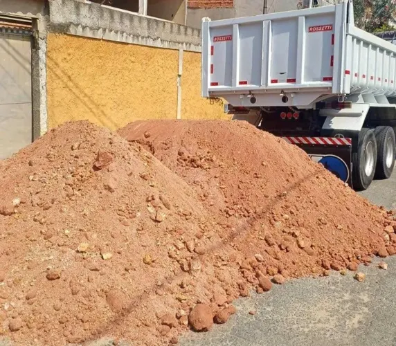 ATERRO LIMPO DIRETO PRA SUA OBRA 
