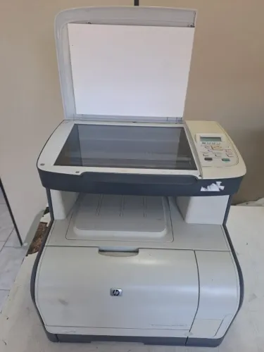Impressora Hp multifuncional CM 1312 color jet 2500 páginas com 4 toners novos
