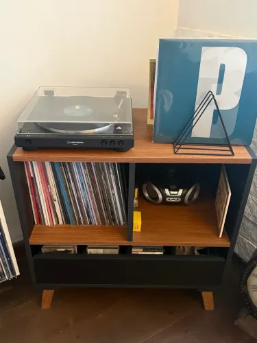 Móvel para vitrola - Porta vinil e CDs